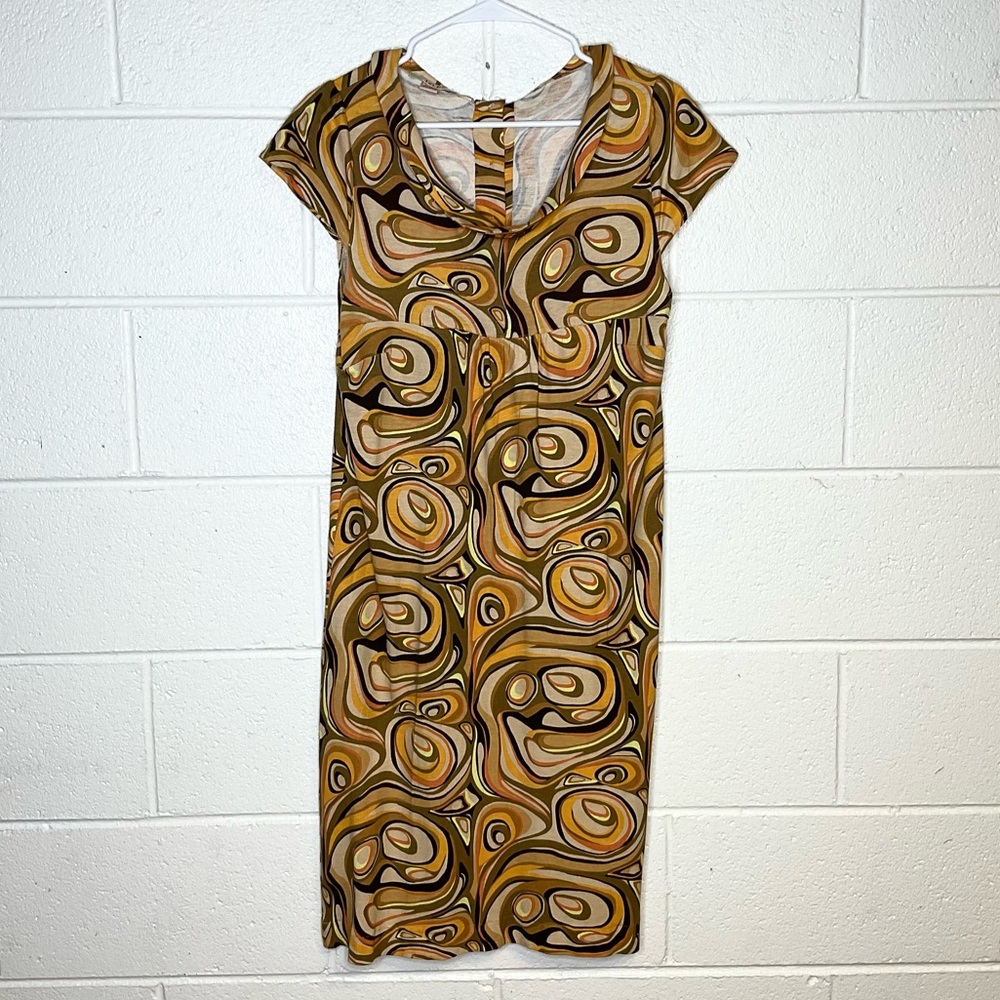 < Vintage Isle Retro Swirl Midi Dress in Brown and Tan >